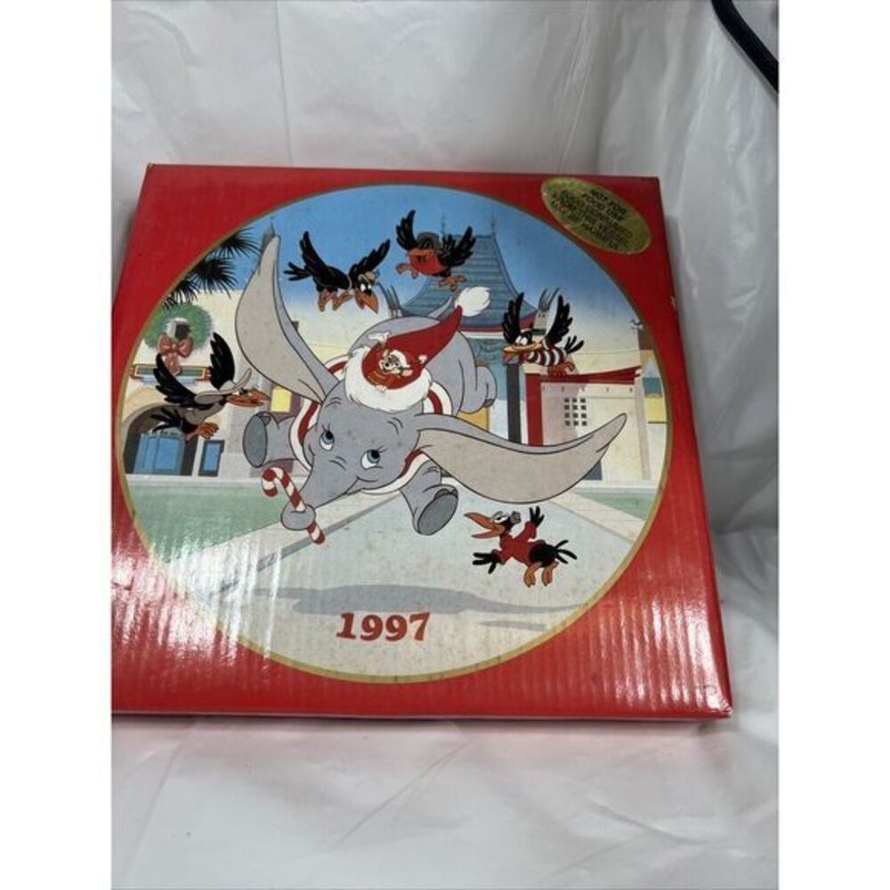 1997 DISNEY'S DUMBO CHRISTMAS PLATE THEME PARK LIMITED EDITION WITH BOX